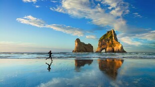 海滩与壮丽岩石