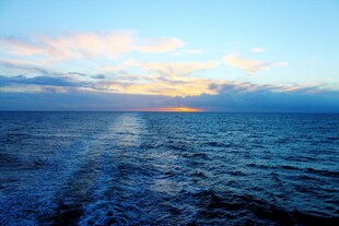 海上日落美景