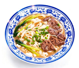 清汤牛肉刀削面美味牛肉面