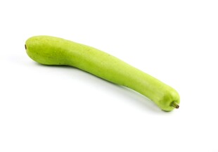 鲜绿长形蔬菜