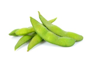 新鲜翠绿的带荚毛豆