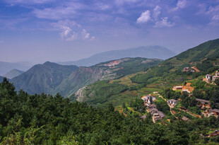 山间村落美景