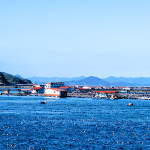 海上渔村美景
