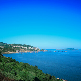 海滨青山美景