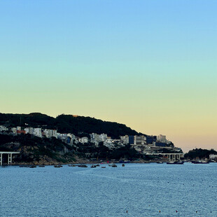 海滨小镇黄昏美景