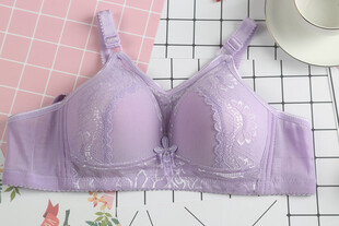 紫色蕾丝女士内衣展示