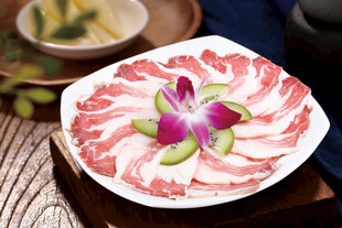 鲜嫩五花肉片