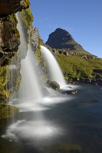 山间瀑布美景