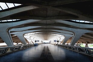 现代建筑内部的独特空间