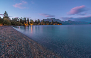 湖畔黄昏美景