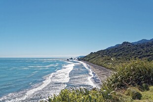 美丽海滨风光海浪拍岸