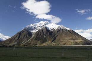 巍峨雪山美景