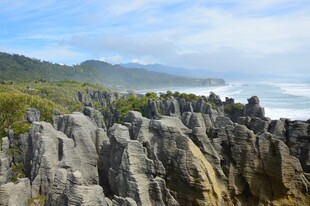 新西兰千层石岩壮丽景观