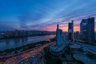 城市黄昏天际线美丽景观