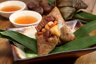 美味粽子配茶饮