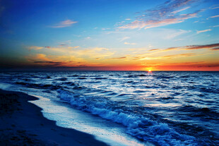 海边绝美日落海景图