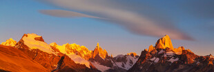 壮丽雪山日出美景