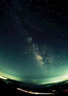璀璨星空下的梦幻极光景象