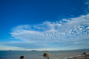 海边蓝天美景