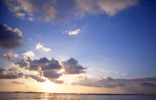 海上日落美景