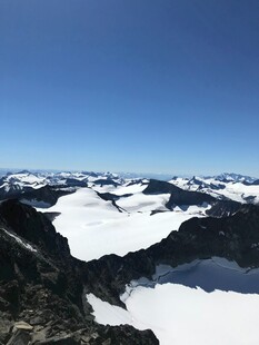 雪山壮丽景观