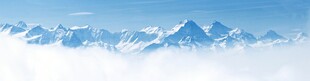 云端雪山美景