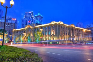 上海外滩夜景繁华都市风