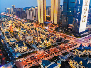 城市璀璨夜景俯瞰图
