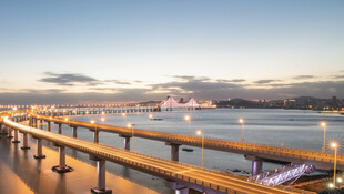 城市桥梁夜景滨水风光