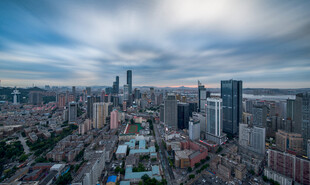 城市天际线俯瞰壮丽景观