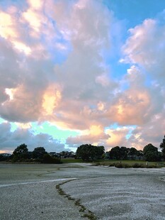 夕阳下的海滩美景