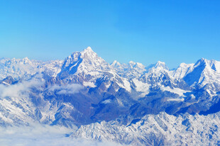 壮丽雪山景观