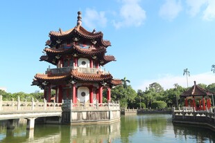 湖畔古亭美景
