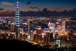 台北璀璨夜景俯瞰