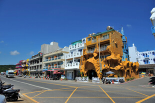 造型独特的街边建筑