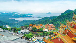 山间古寺美景