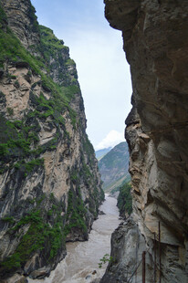 峡谷风光险峻壮美