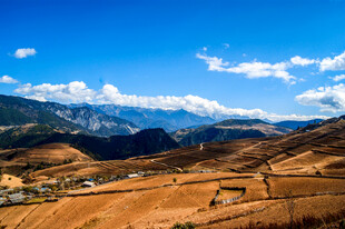 壮丽山间景色