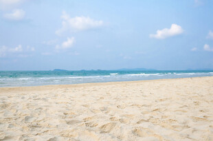 美丽沙滩海景风光
