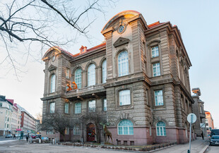 欧式古典风格的多层建筑