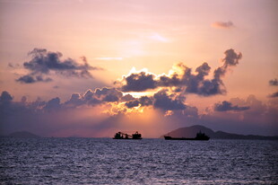 海上日落美景