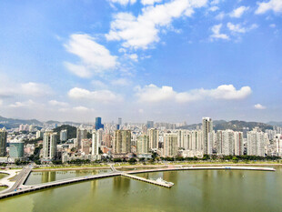 城市河畔风光美景