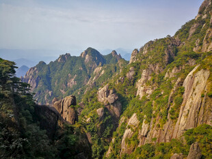 壮丽黄山山峰景色