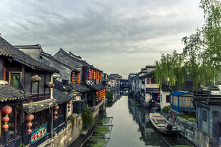 江南水乡古巷静谧之景