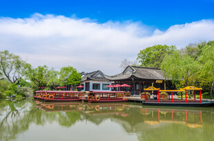 江南水乡游船美景