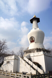 北京北海公园白塔景观