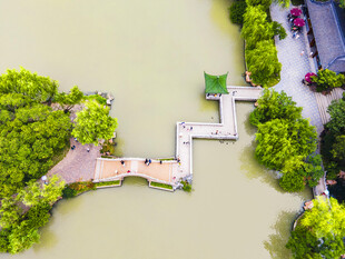 湖畔亭台景观