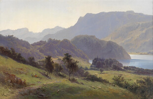 山间湖畔美景