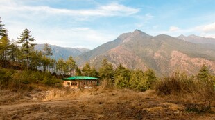 山间小屋自然风光秀丽