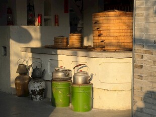 传统厨房器具展示